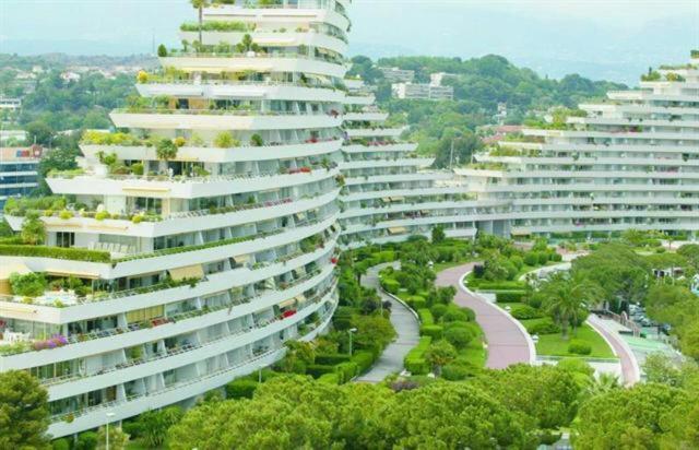 Appartement A 2 Pas De La *
